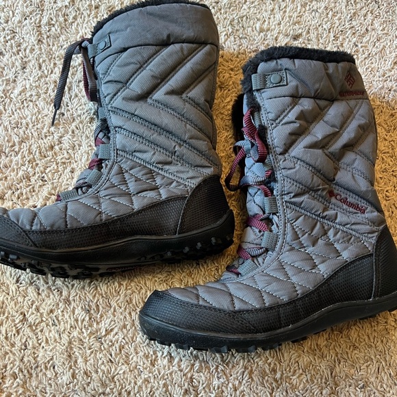 Columbia Black and Gray Quilted Boots - Picture 3 of 6